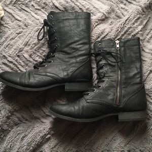 Combat boots